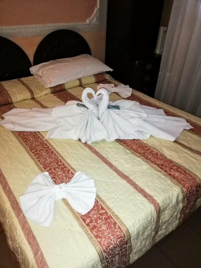 Hotel Residence Maria Grazia リミニ エクステリア 写真